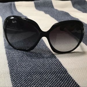 Ray-Ban Jackie Ohh II black sunglasses